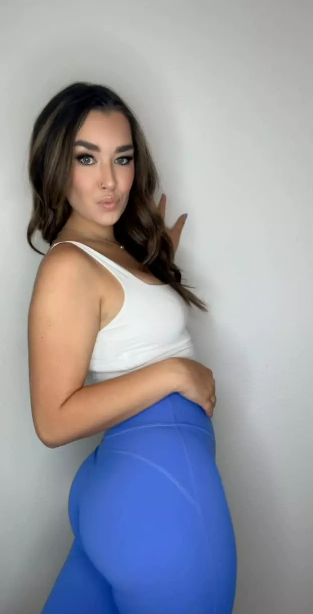 are u ready to eat ass after gym? posted by Scarlett_Rose_2