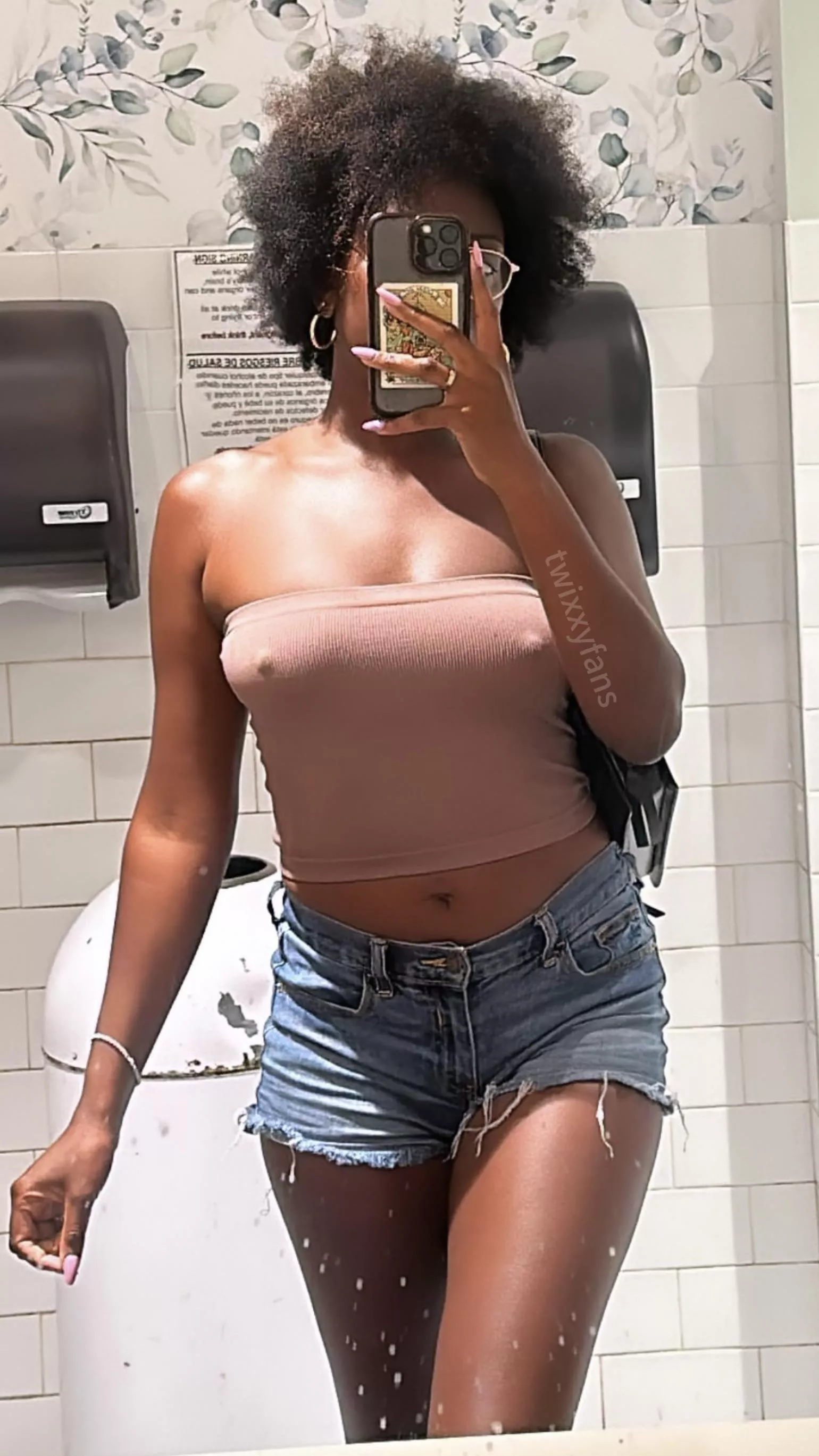 Brownieeee posted by twixxyfans