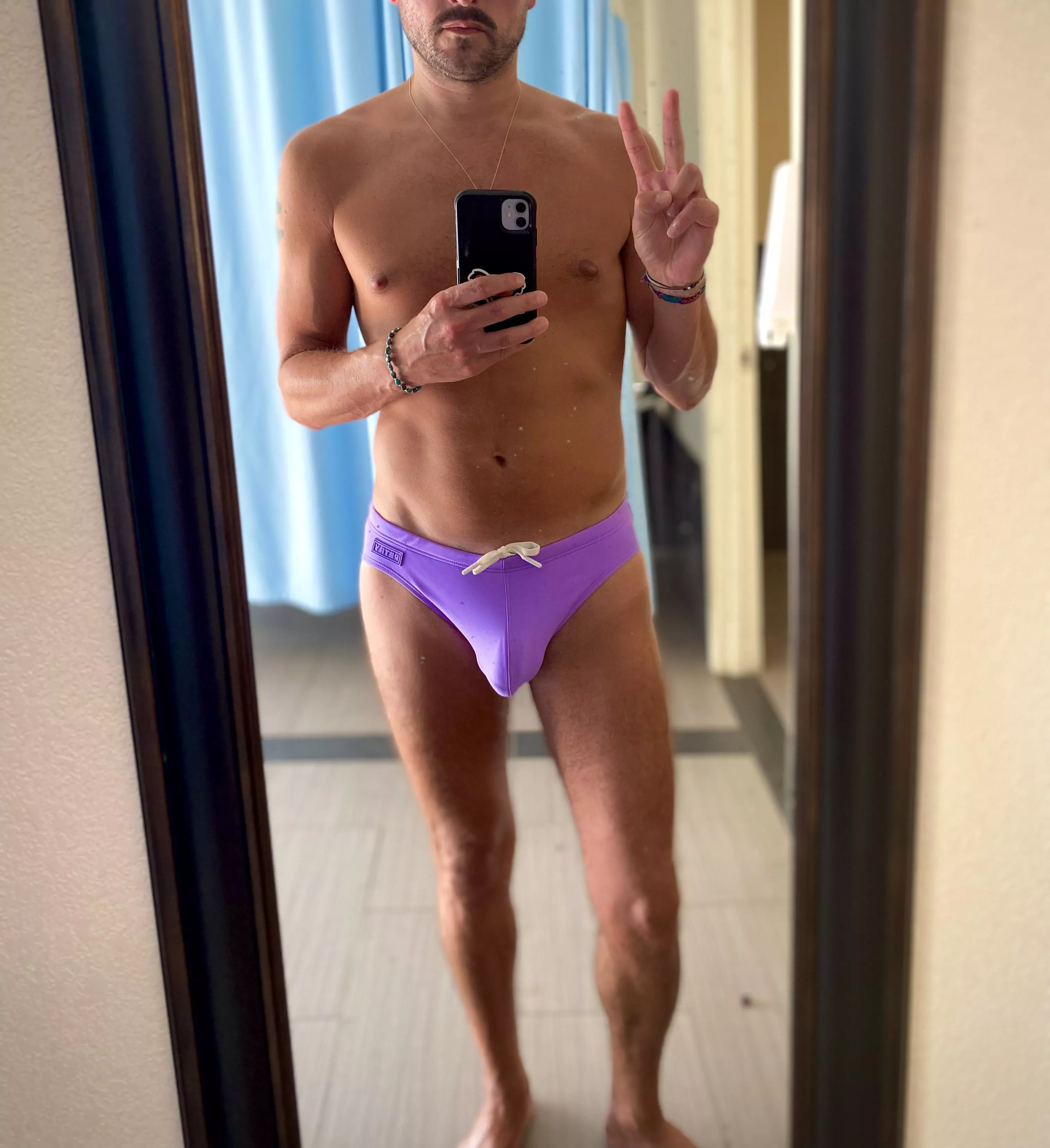 Bulge daddy 👨🏻 (37) posted by Kiskursm