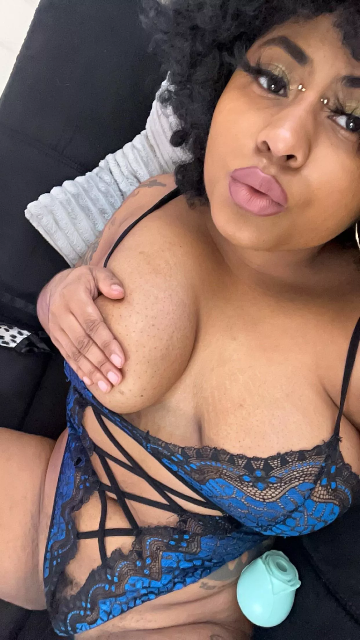 Carpet matches the drapes😝 posted by tehAmazingMomo