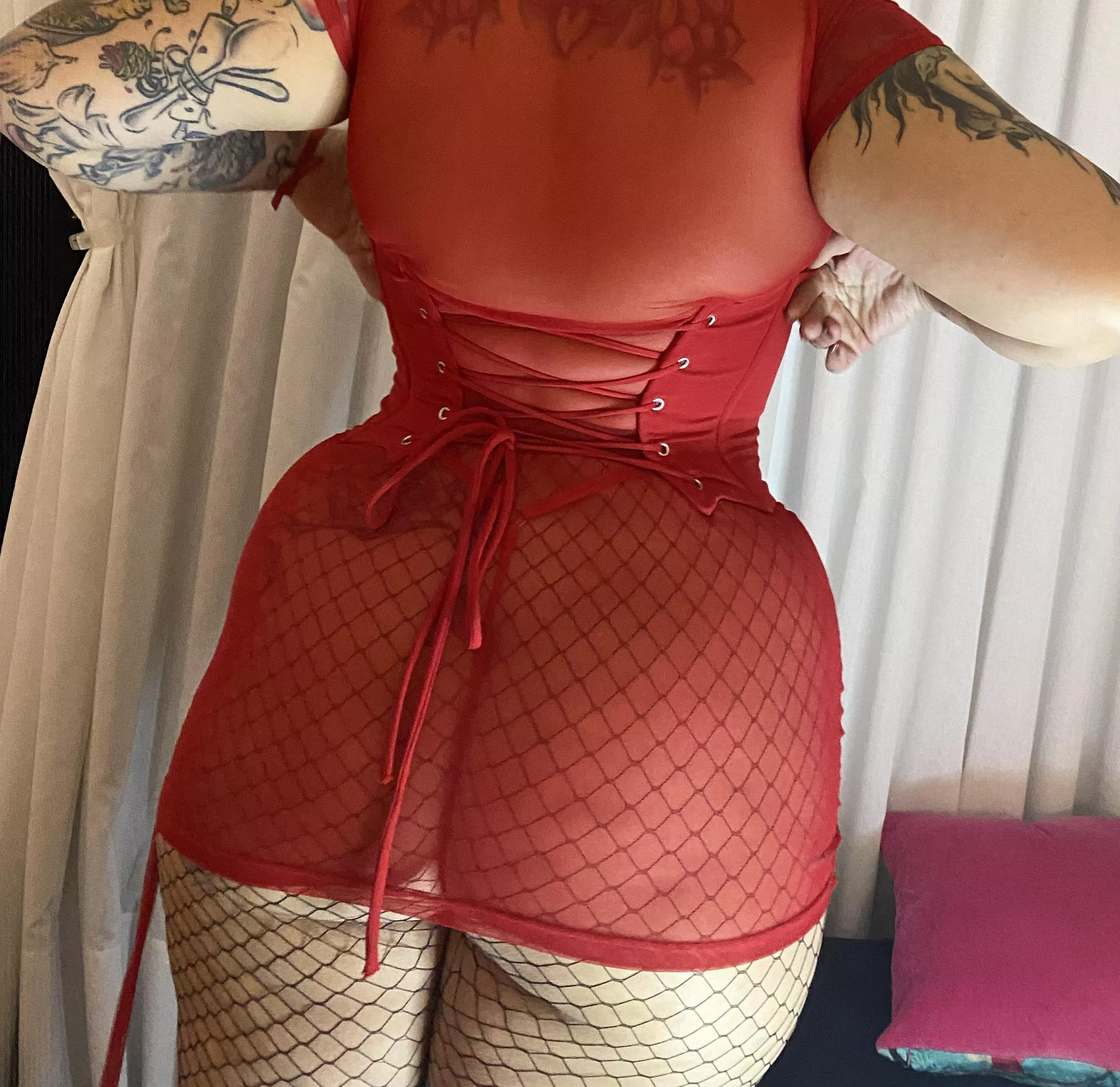 do you want to adjust my corset? posted by alucinogens35