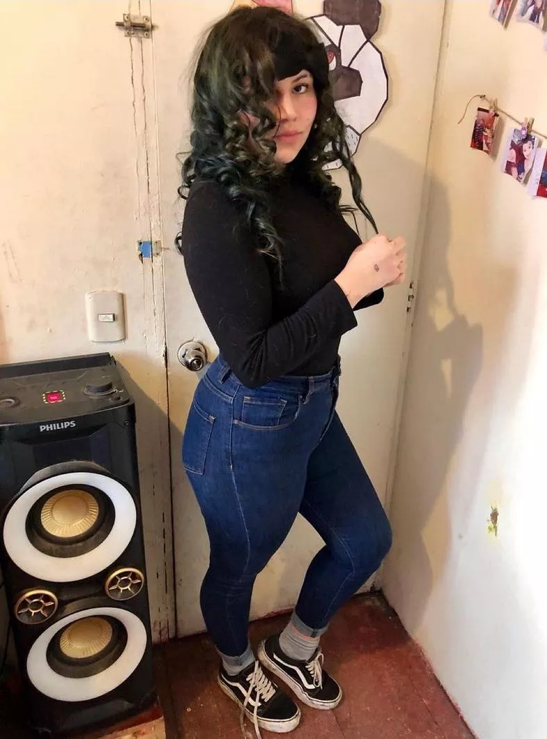 Hello 😘 posted by CD_Isabella