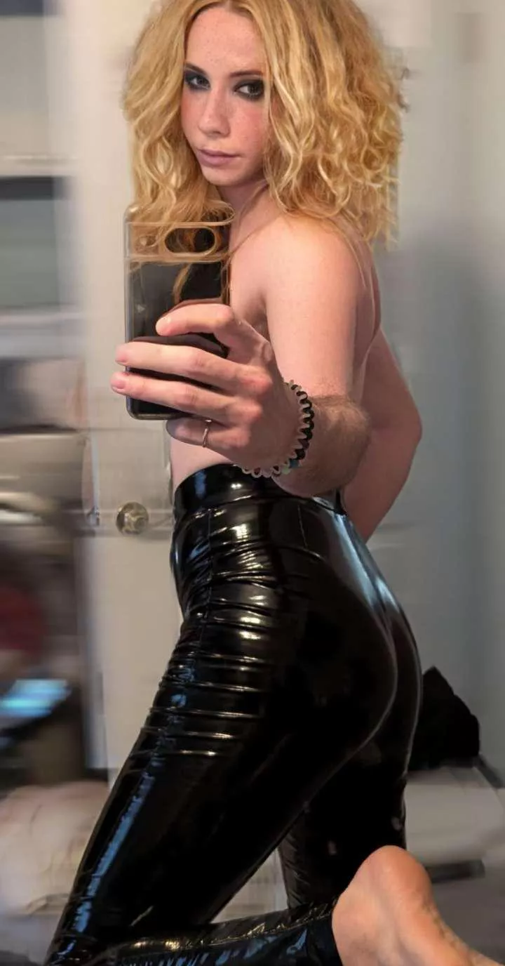 Heyaaa xx ❤️ posted by [deleted]