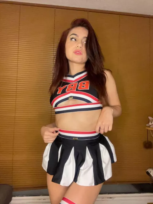 I feel like everyone stares at my tummy…especially if my navel is exposed  by jasmin_brownie