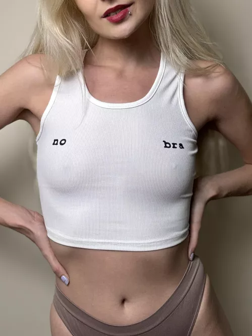 Imo braless is sooo much better  by LanaPeaches__