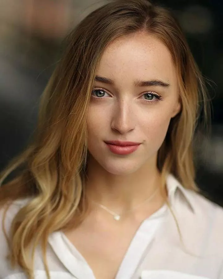 Phoebe Dynevor  posted by danib_127