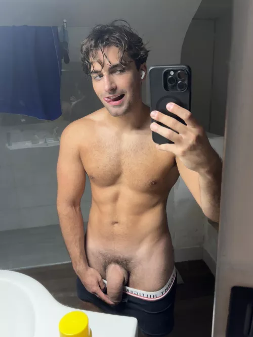 Say yes and I send u a cumvid  by HardHors3