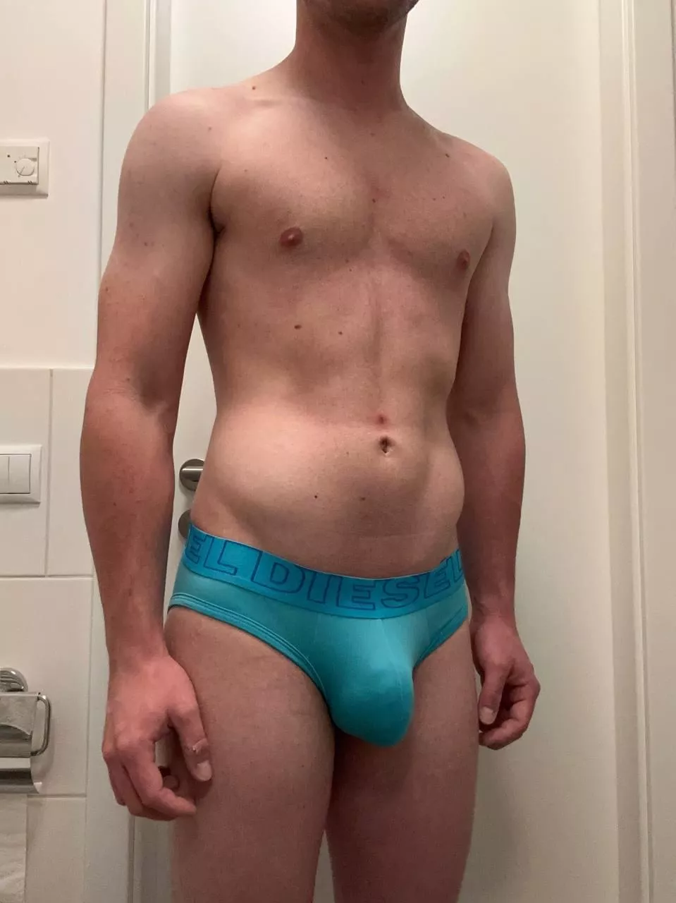 Sport brief bulge (30) posted by AF1_loon