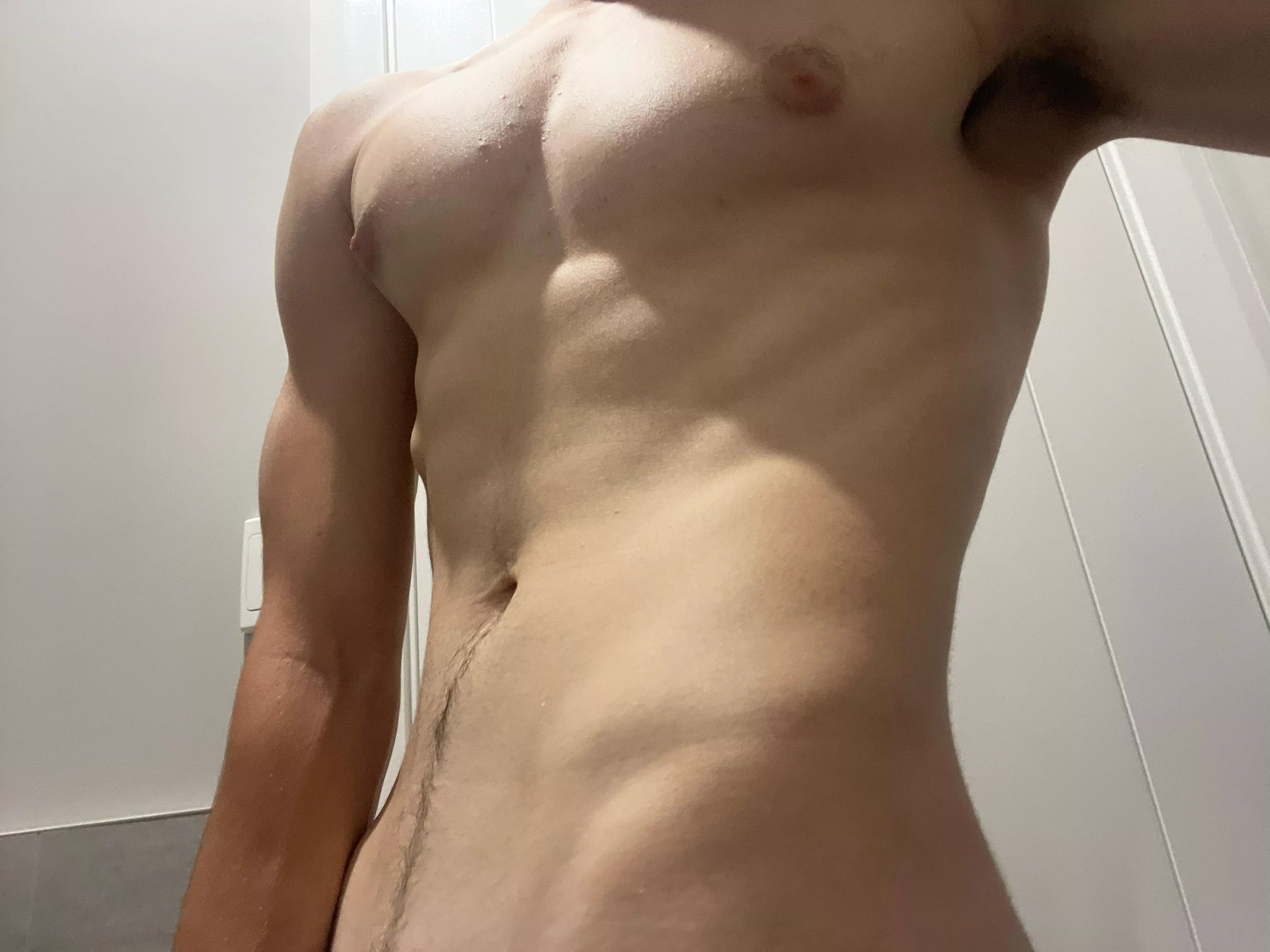 18 curious hmu @jesse_jaylong posted by Jesse_bruz