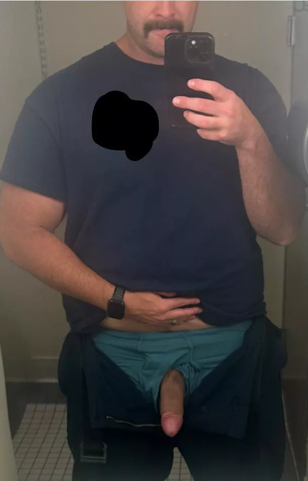 (33) GW while at work posted by Somedad825