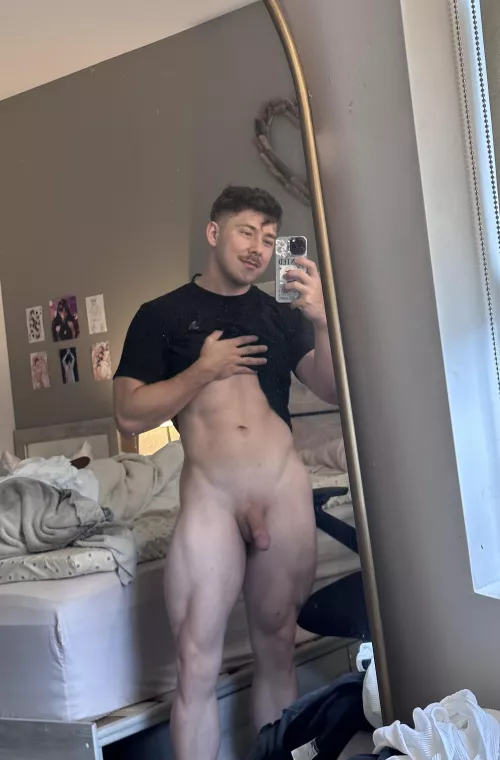 My morning skinny has been a lot more fun to check since I’ve gotten abs 😅 by Weird_Exchange_5166