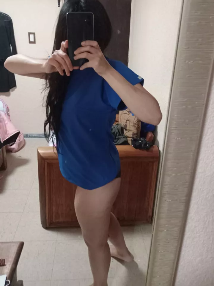 Only the top of the scrub, the specialist doctor wants more patients to explore  posted by eith_draekghot