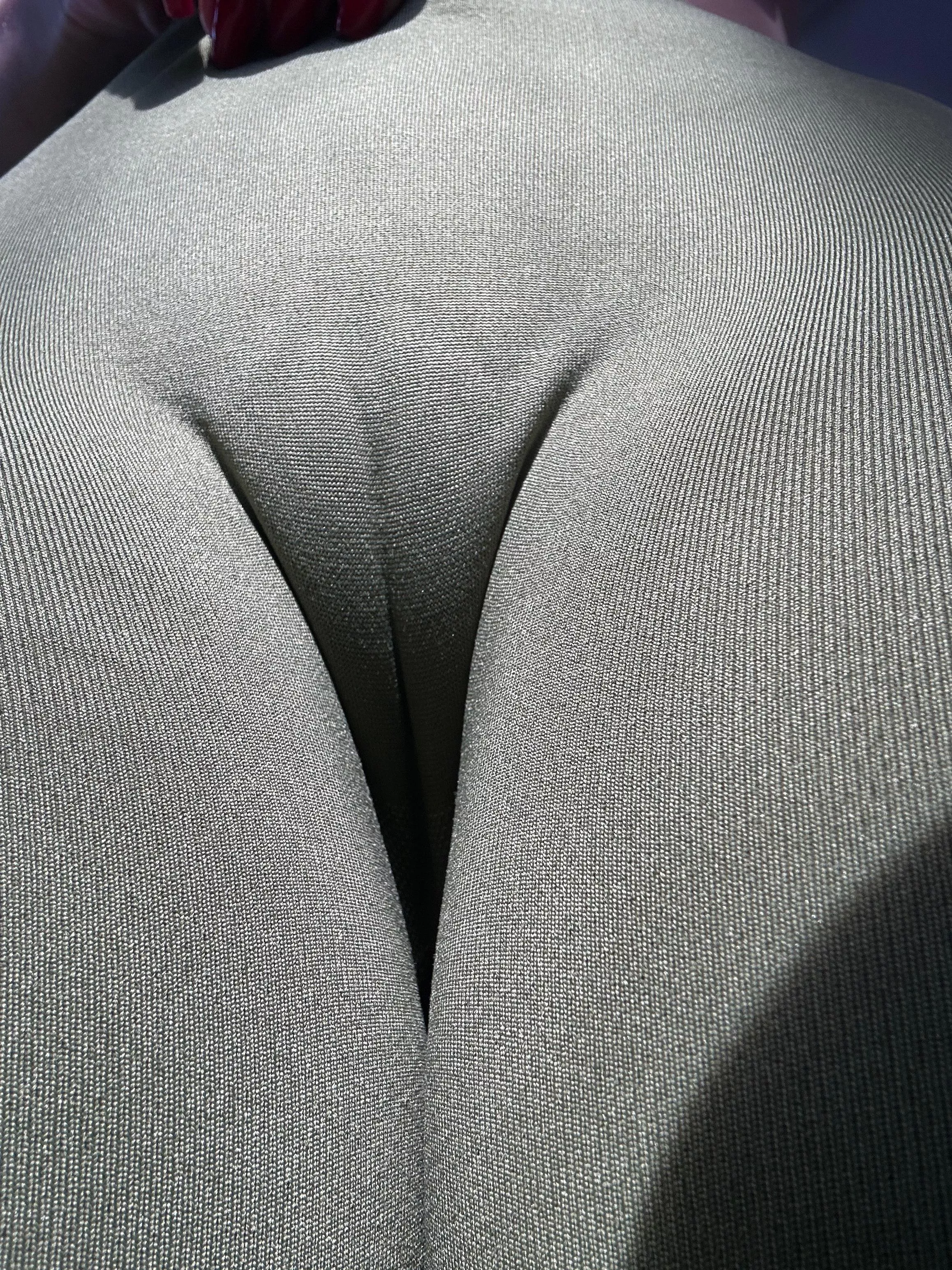 This cut on the leggings is so inviting posted by CherryBiscuitt