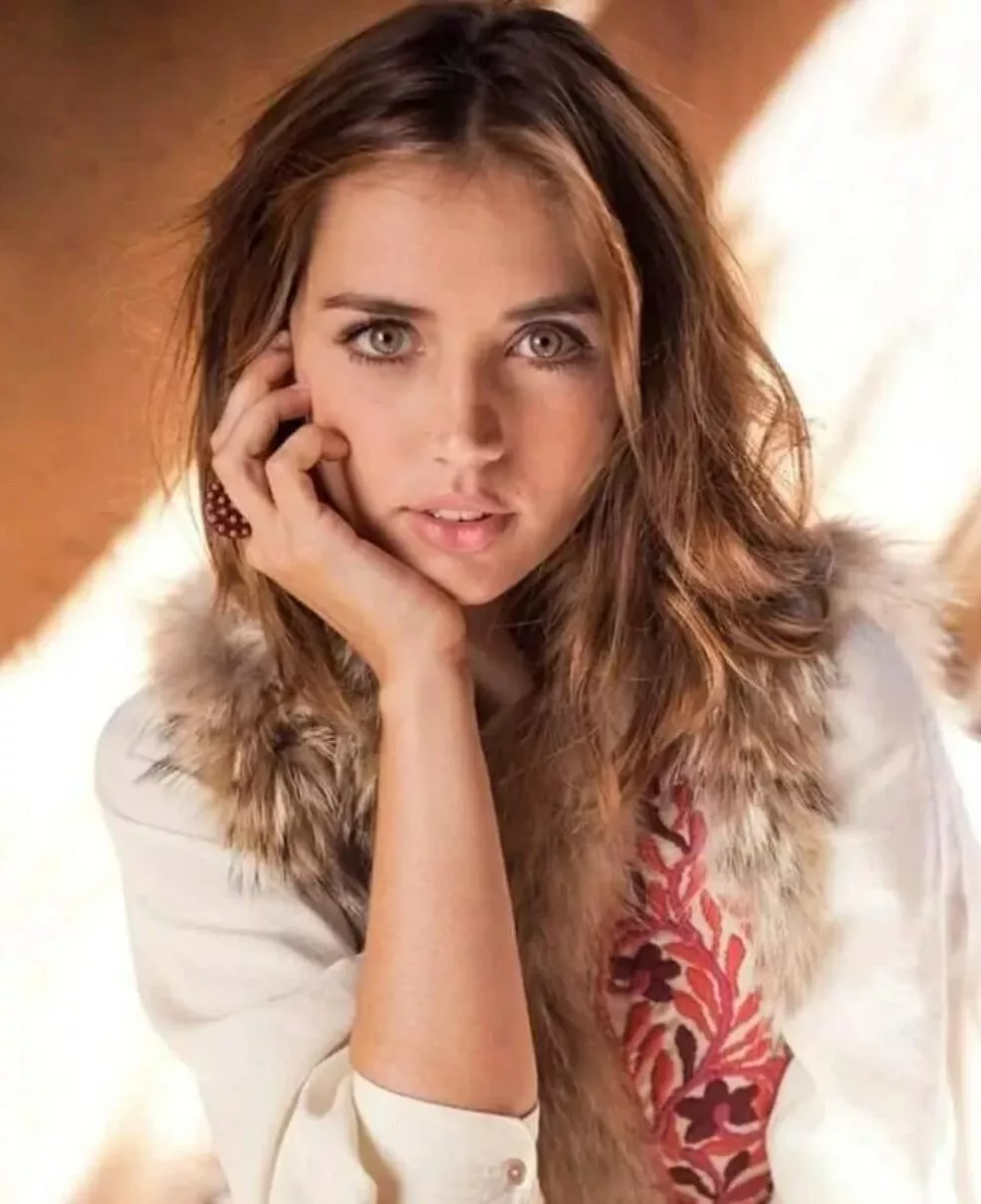 Ana de Armas posted by qwer5r