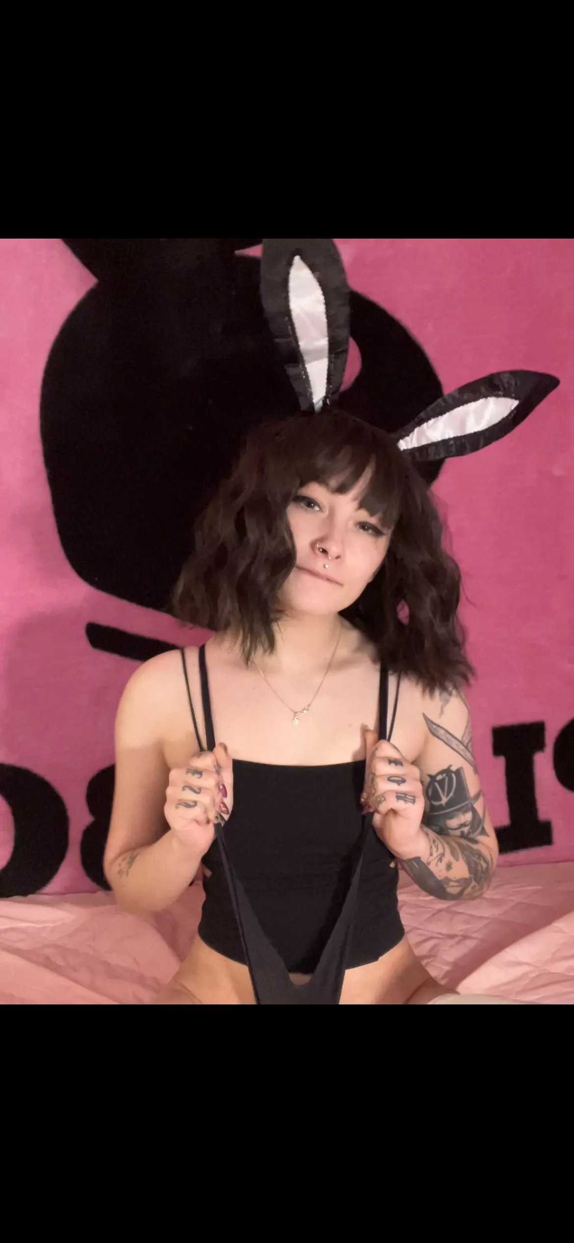 Bunny loves giving herself a wedgie posted by medusarosexo