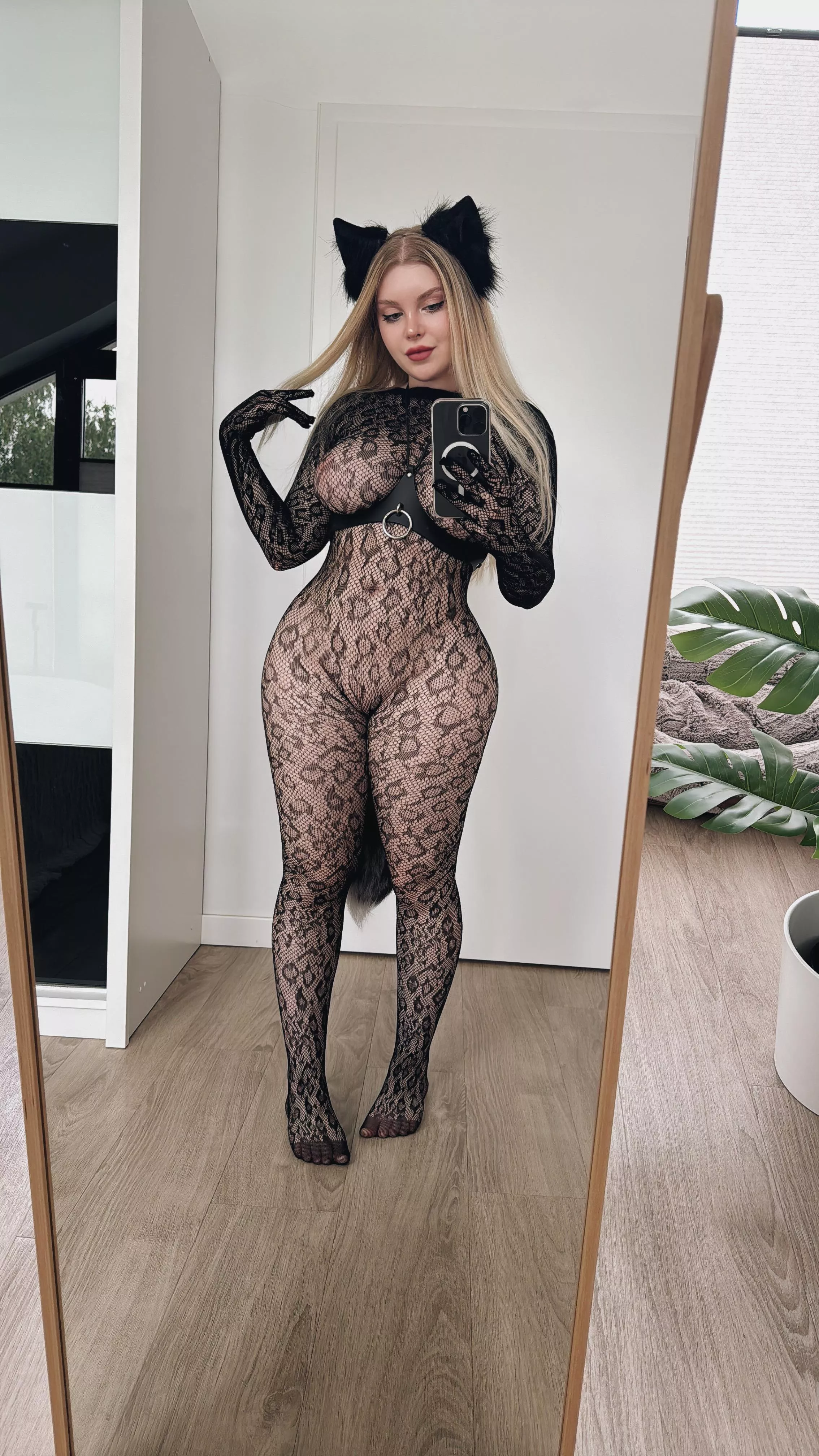 Come play with me master posted by AlexisLusttt