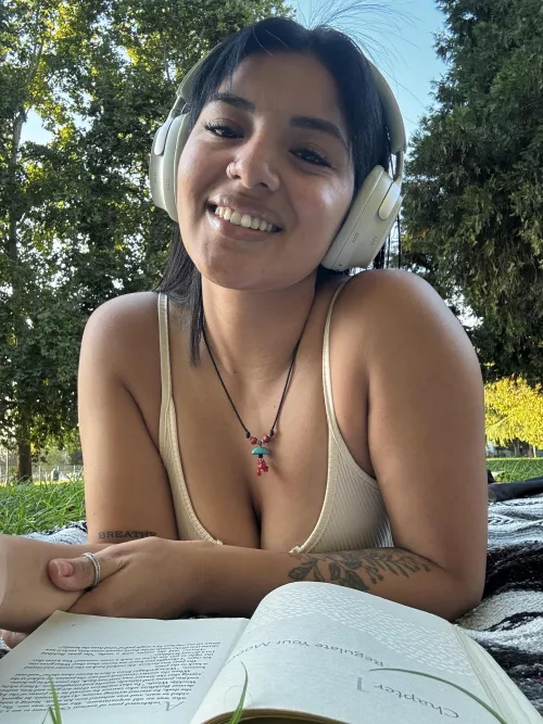 Golden hour at the park🌞 by Deewanderer