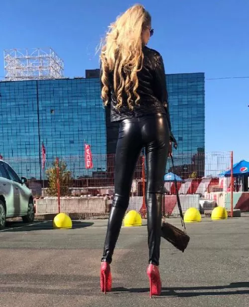 Hot pants  by Wide-Cupcake544