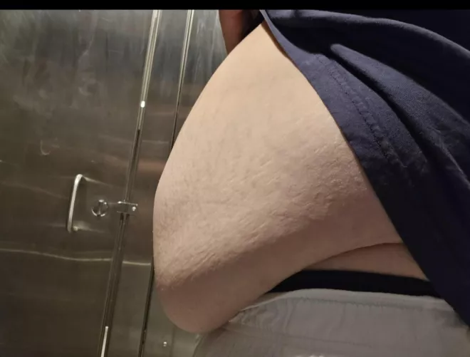 I'm considering losing weight, should I? by Jene0789