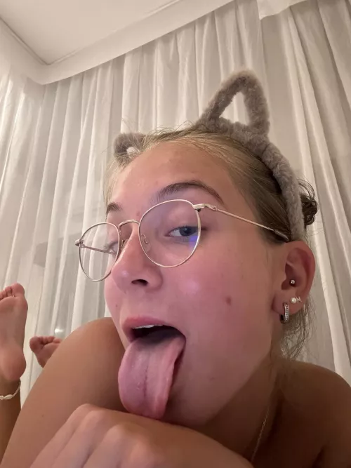 Just turned 18.. are you fucking? by EntertainmentFew7457