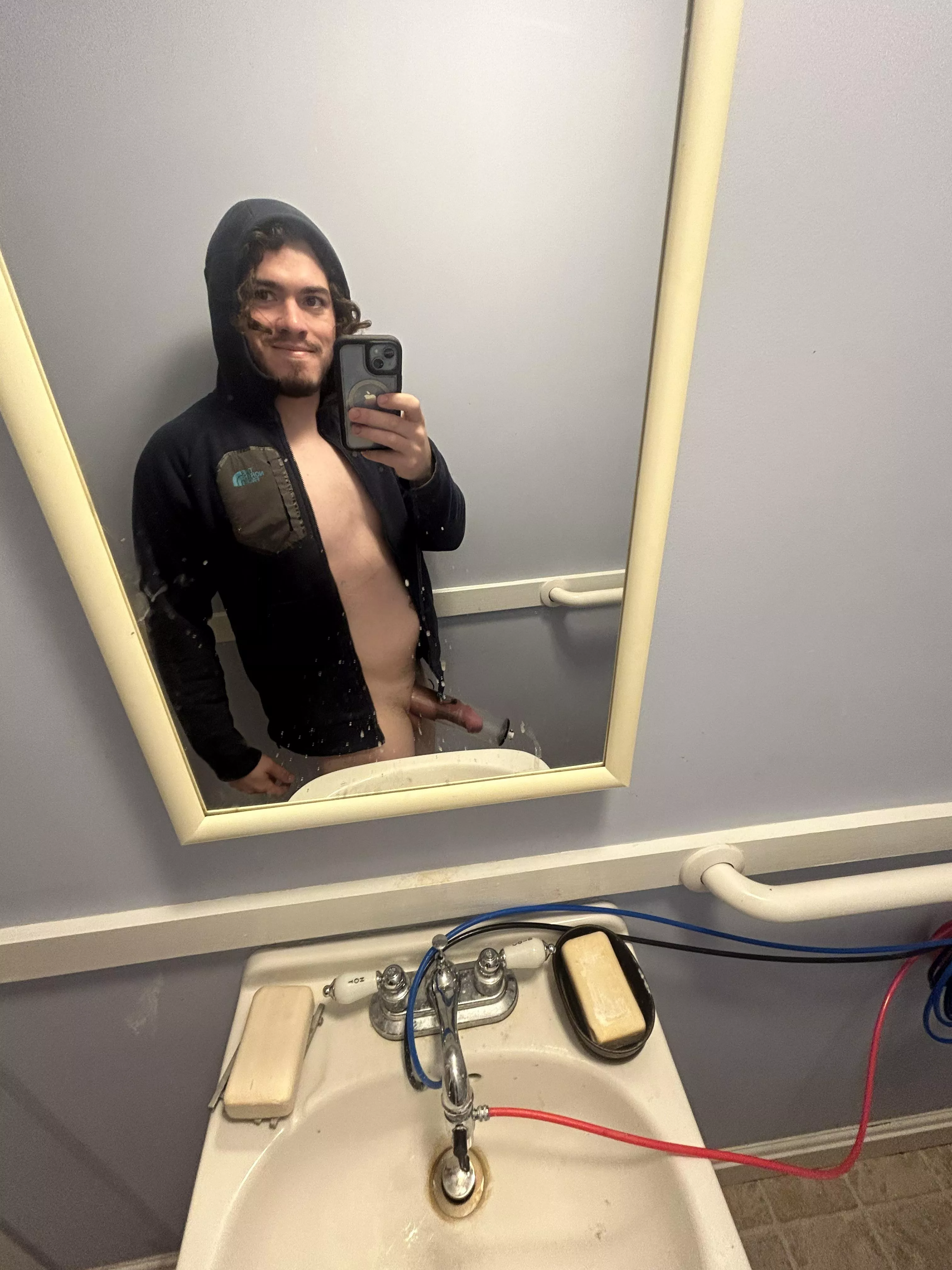 Late night multitasking  posted by SnooHobbies9523