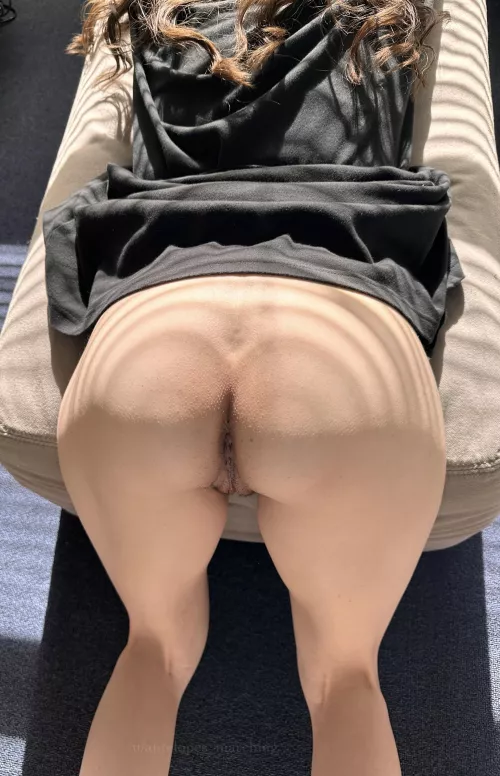 Little milf butt in the afternoon by antelopes_marching