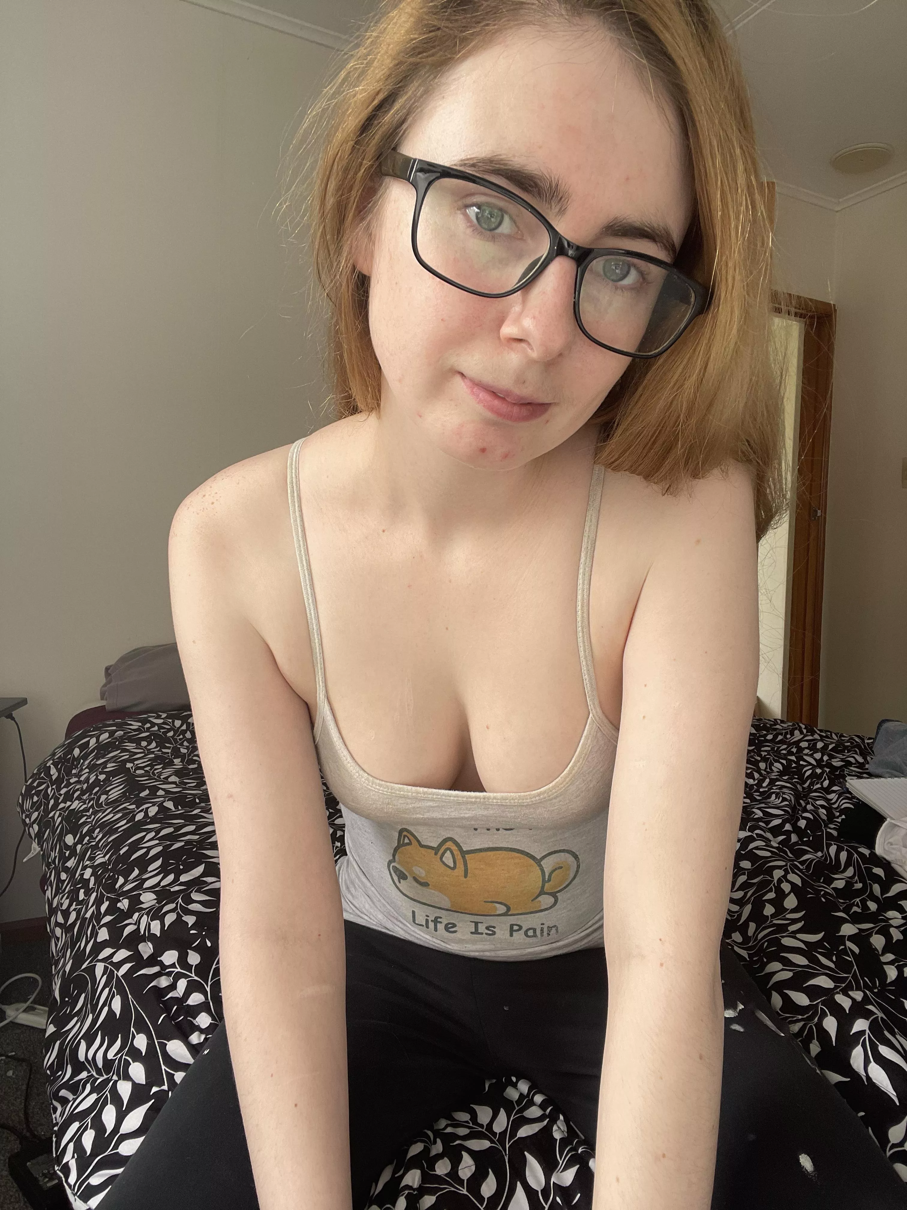 My eyes are up here  posted by IsabelleV97