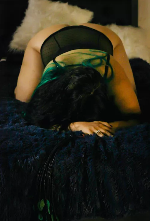 Please rate my pose and booty from 1-10. I’ll post more soon.  by Top-Application-65