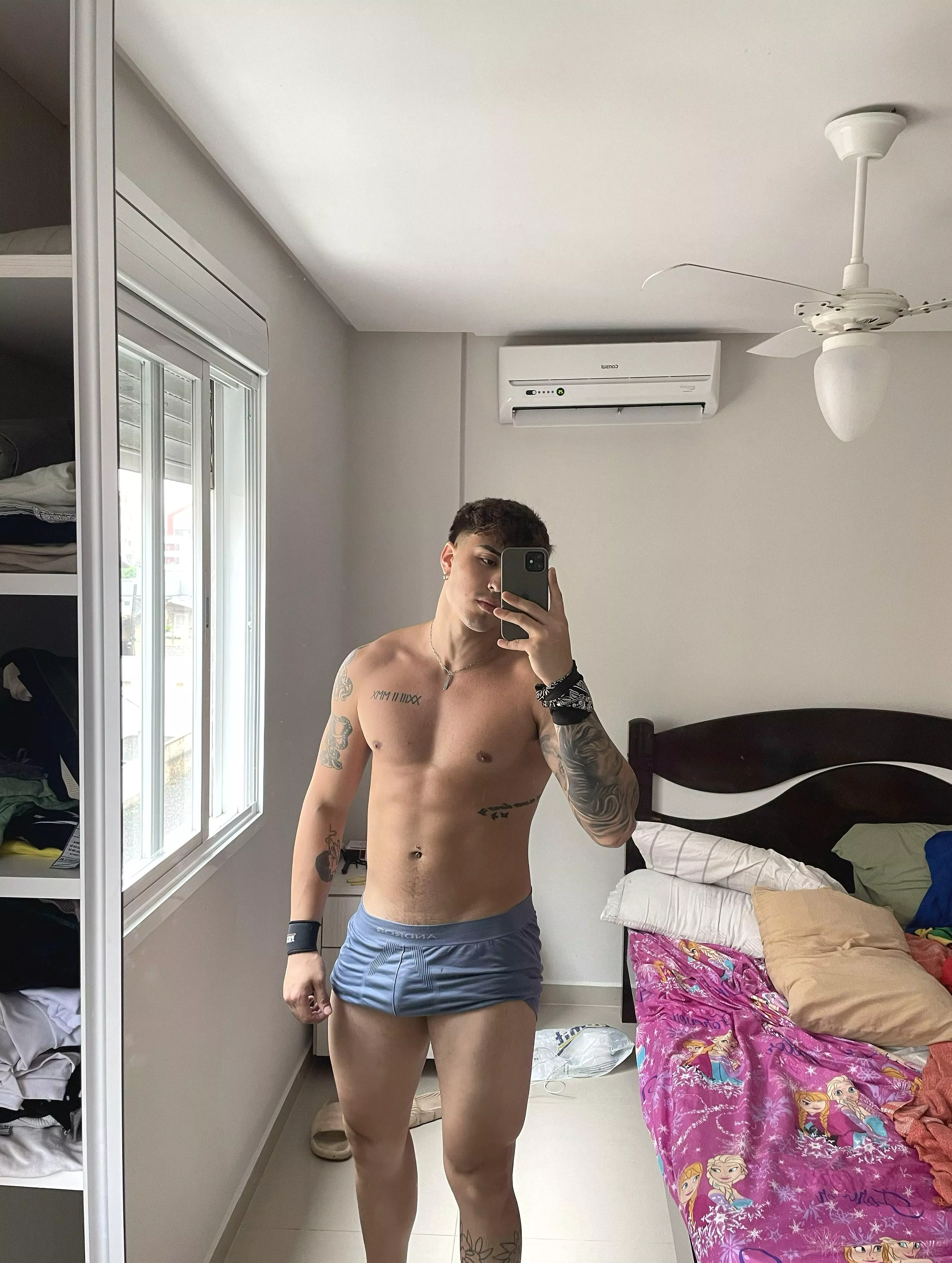 Take my clothes off  posted by ZaynReedx