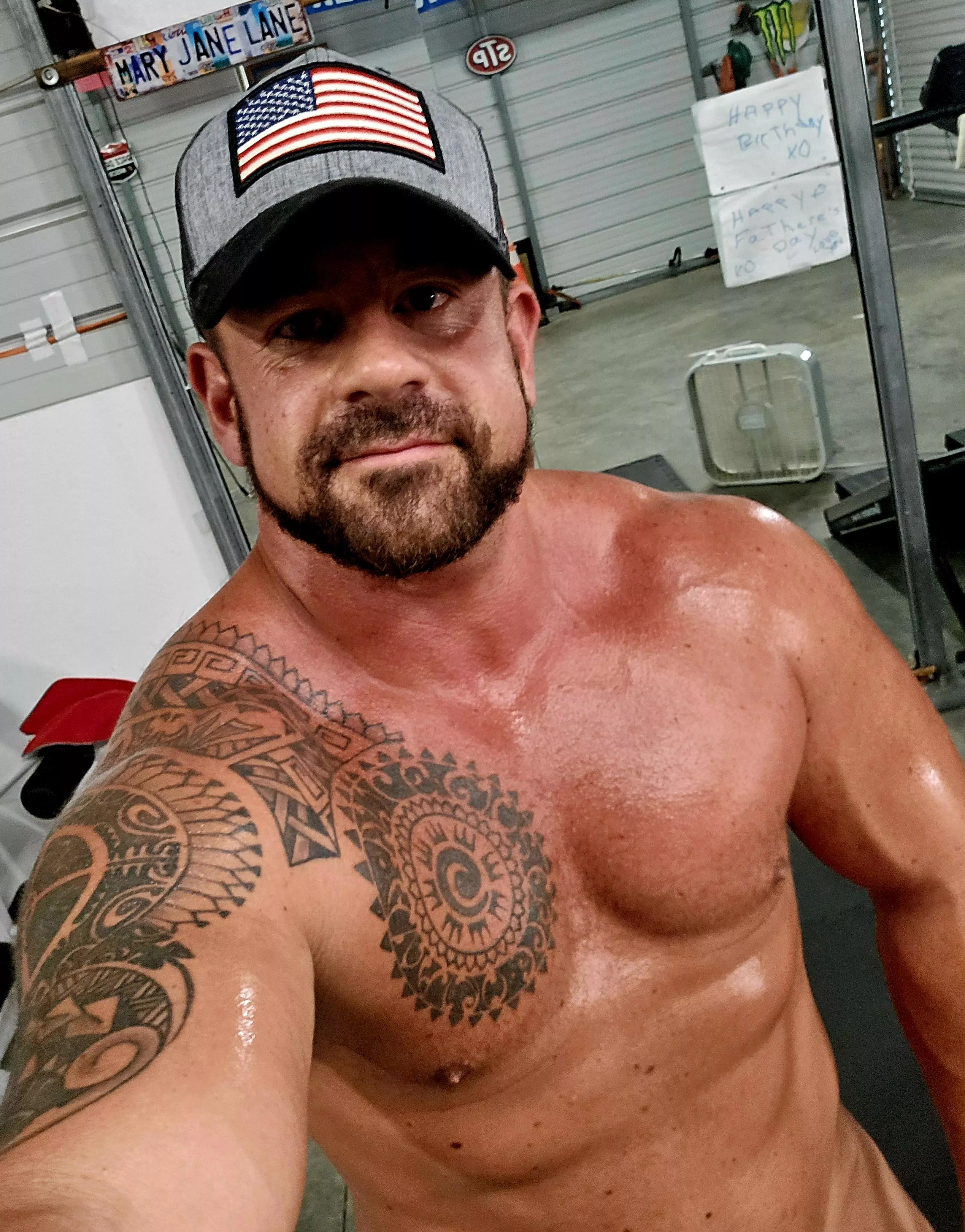 [43] Enough Muscle? posted by bobbycocker99