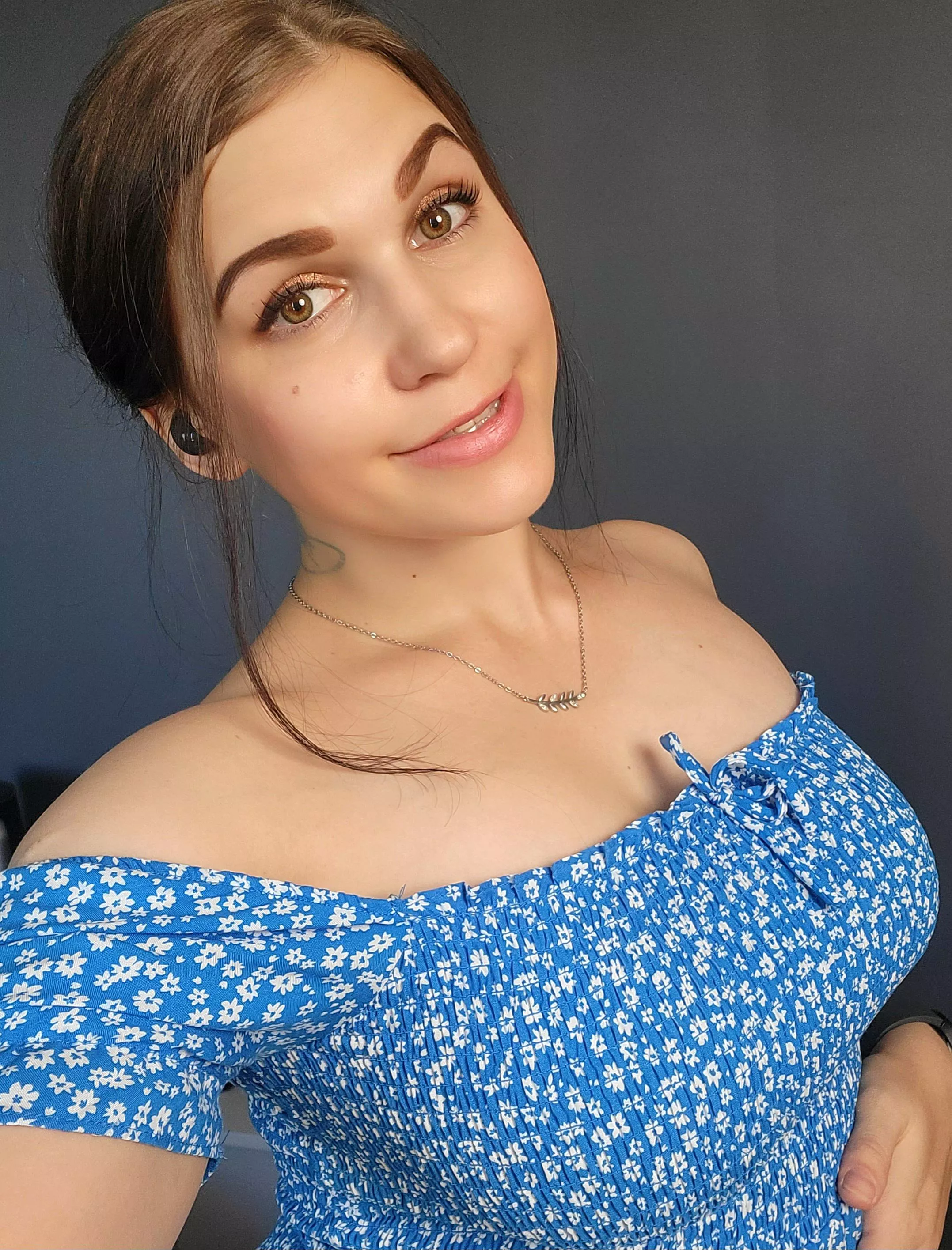 Hey guys im back see me online on @chaturbate 🤤[Tiny_hat]  posted by Tiny_hat_