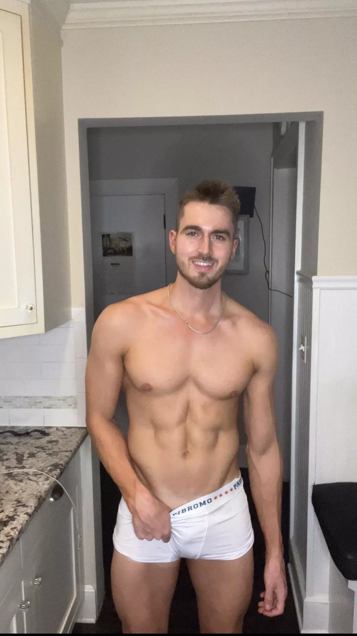 Hi reddit fam 📸 posted by Real-Ad-9004