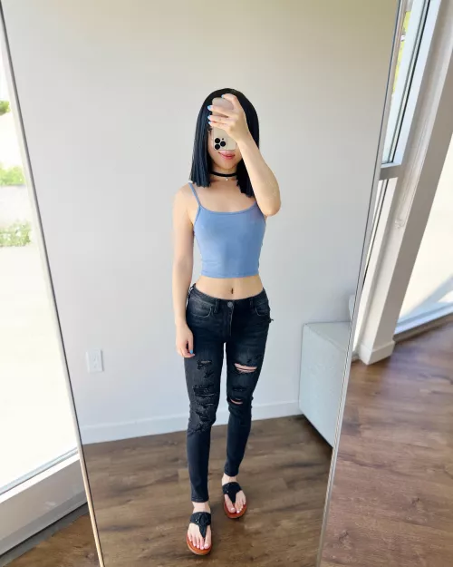 My jeans may be from the 2000s but my playlist is [f]rom the 1800s 🎻 by fun-sized-asian