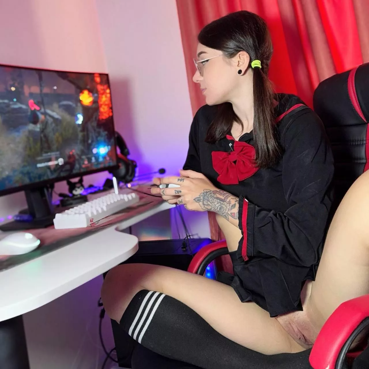 Play with me or lick me? posted by celty_sturluson_d