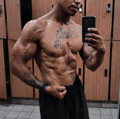 Stronger than yesterday, Sexier tomorrow by shortking_fit