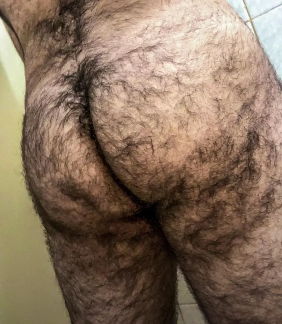The way some guys stare in the locker room, you’d think they never saw a hairy ass before by gym-fur