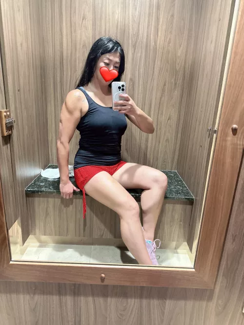 Flexing my mommy muscles by Asian_Climax_Queen