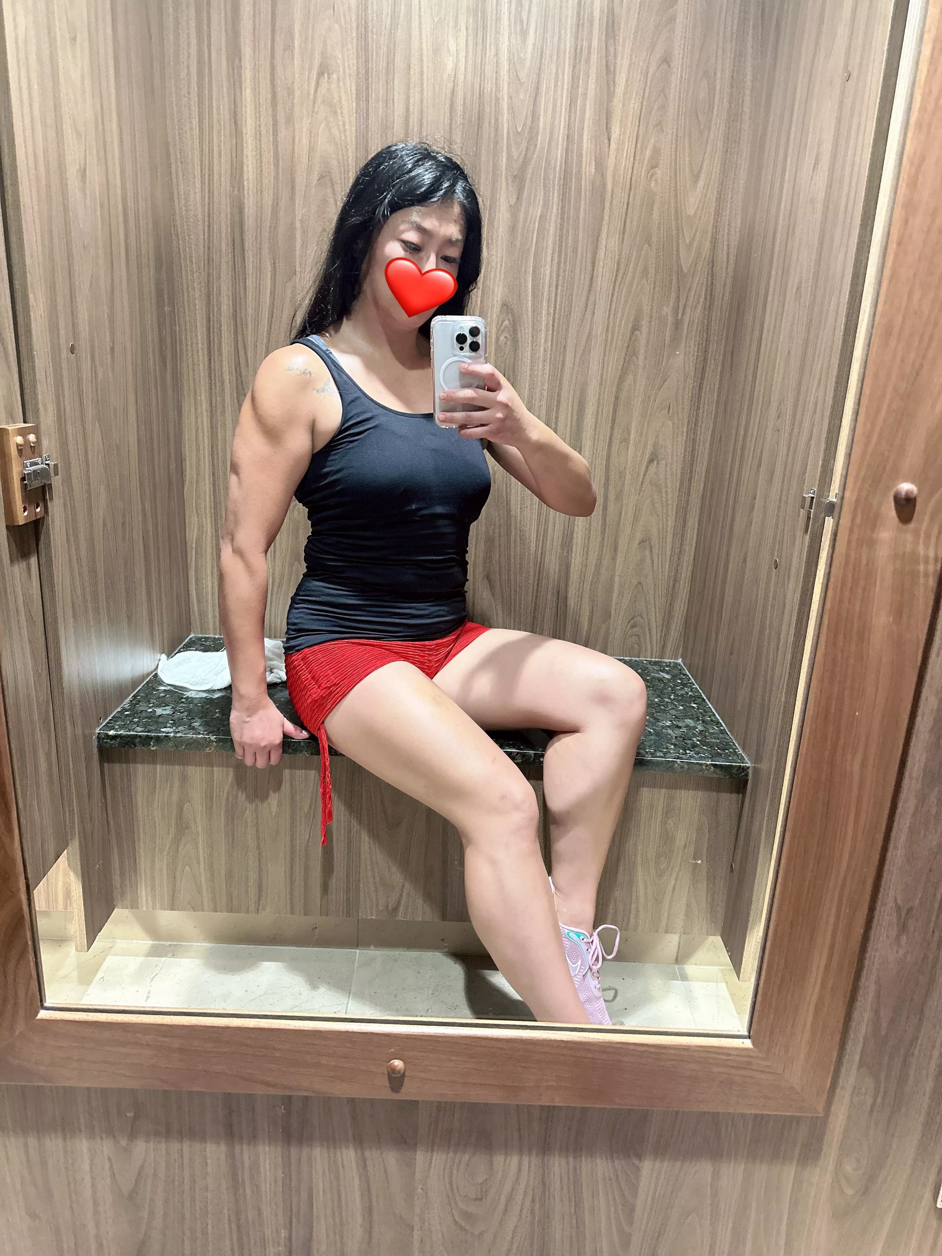 Flexing my mommy muscles posted by Asian_Climax_Queen