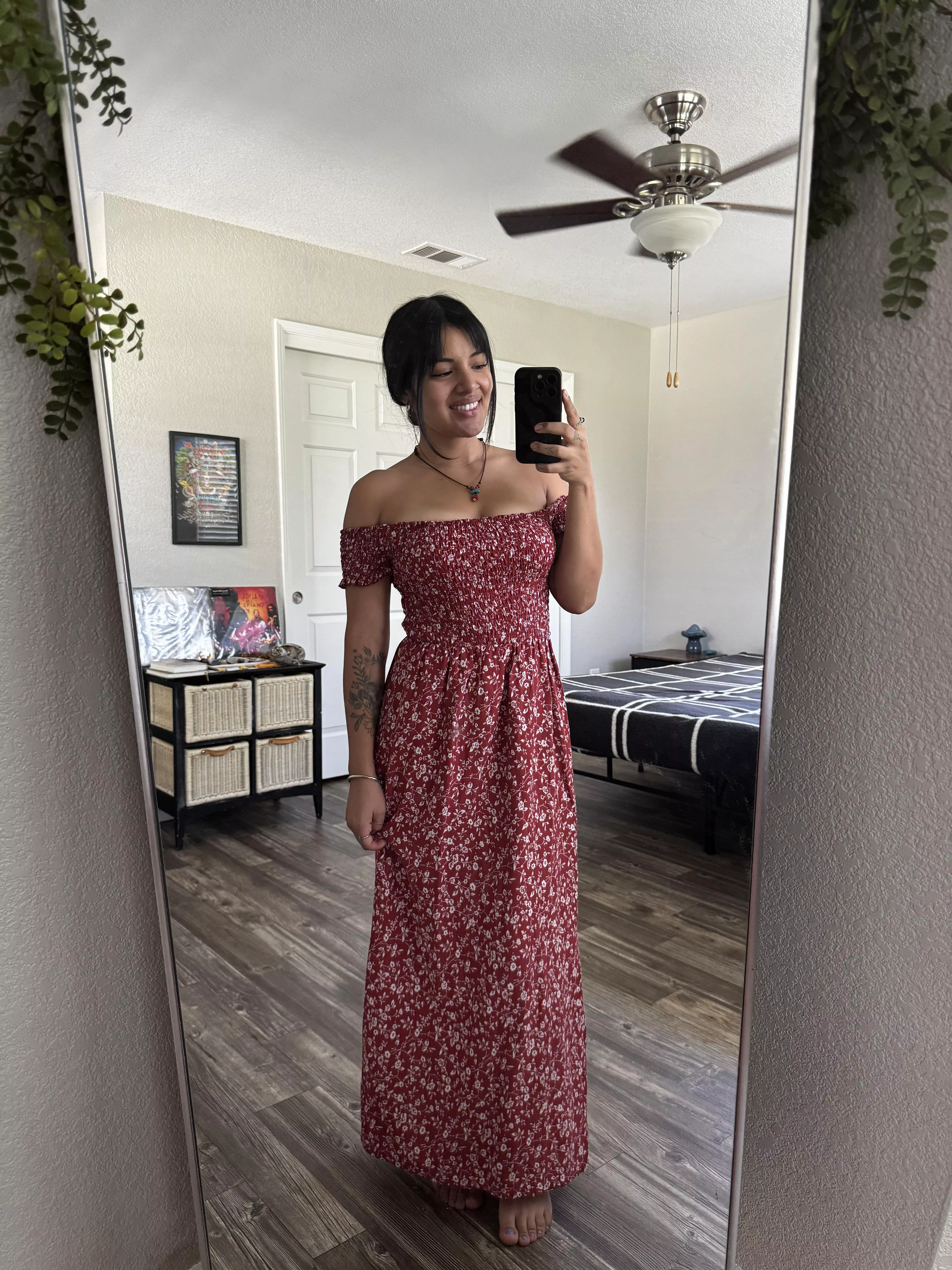 I like the way this dress looks on me, do you?♥️ posted by Deewanderer