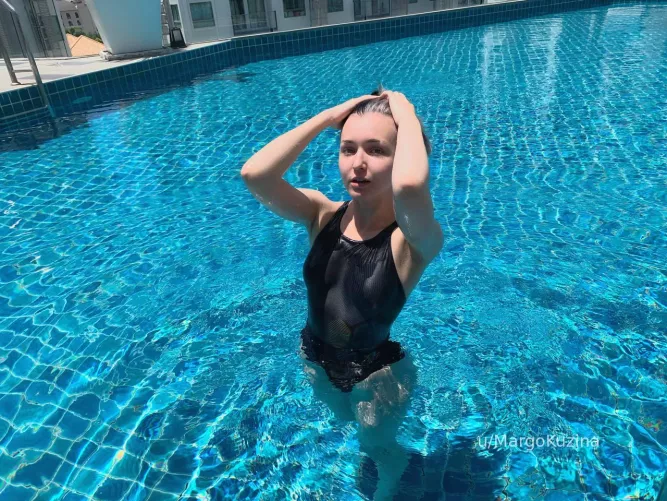 praise the sun by MargoKuzina