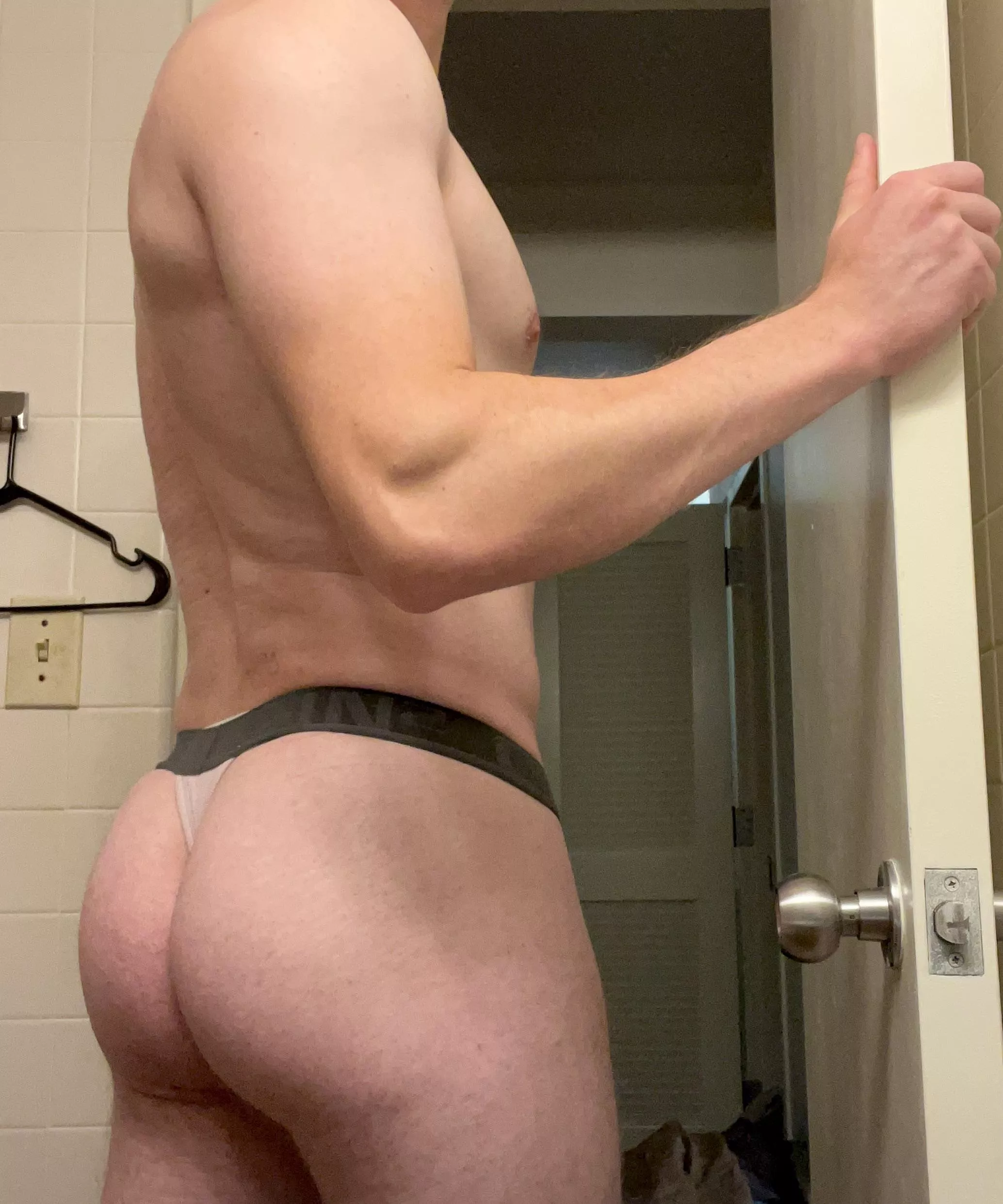 Tight thong  posted by 4au-