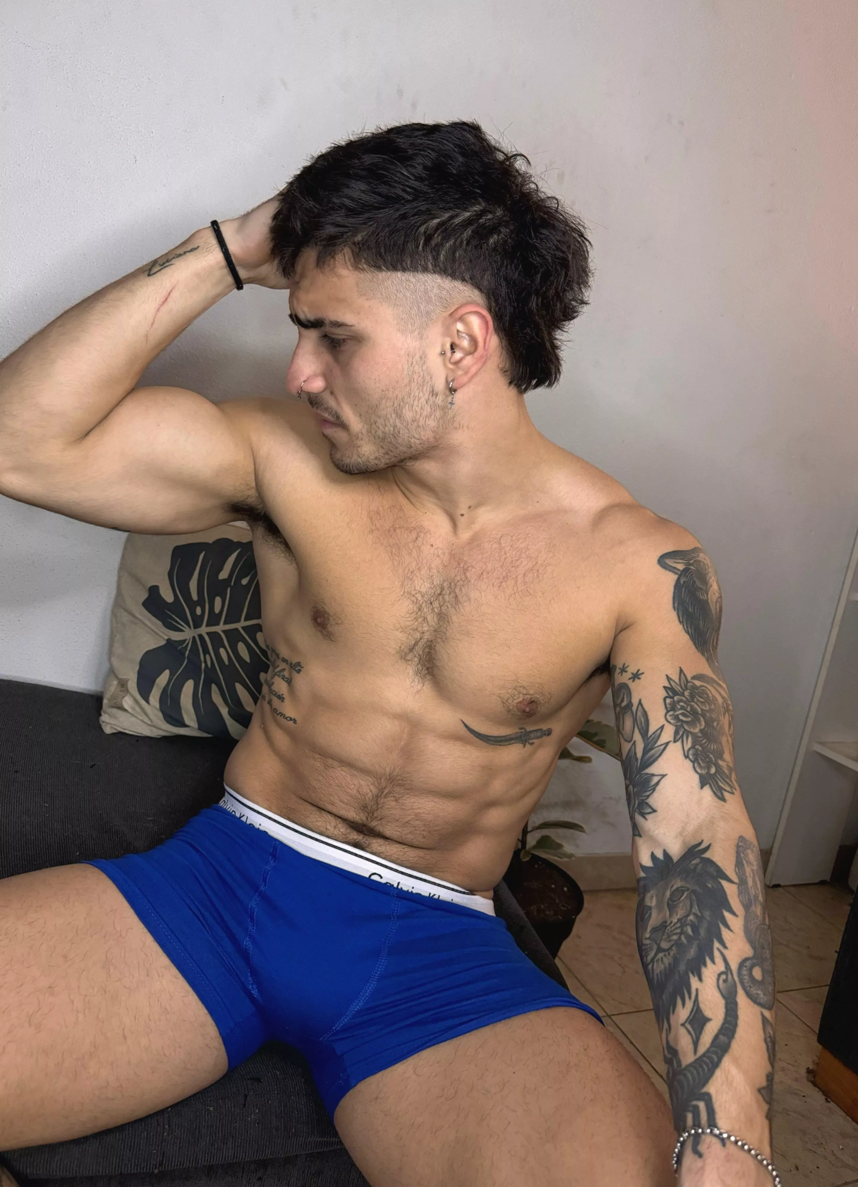 [24] horny and home alone - who wants a sneak peek? posted by OlieTheKing