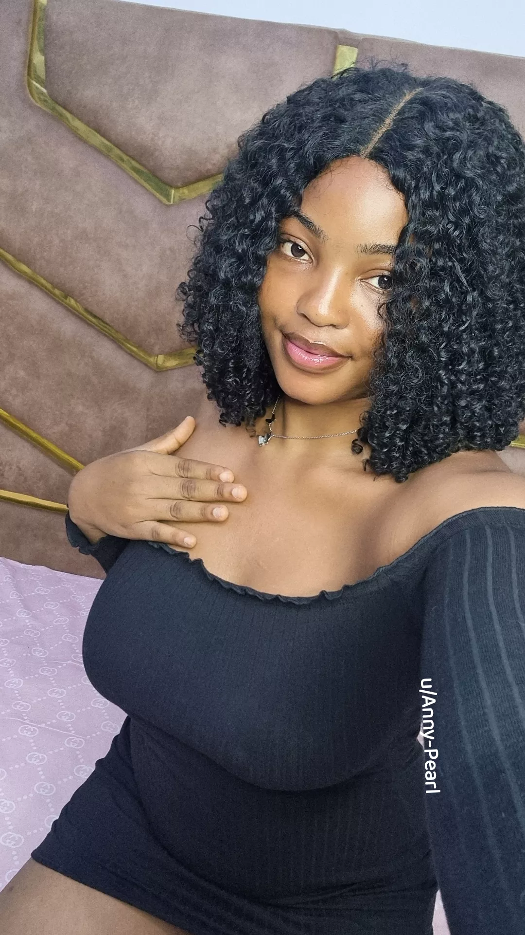 An Ebony Damsel posted by Anny-Pearl