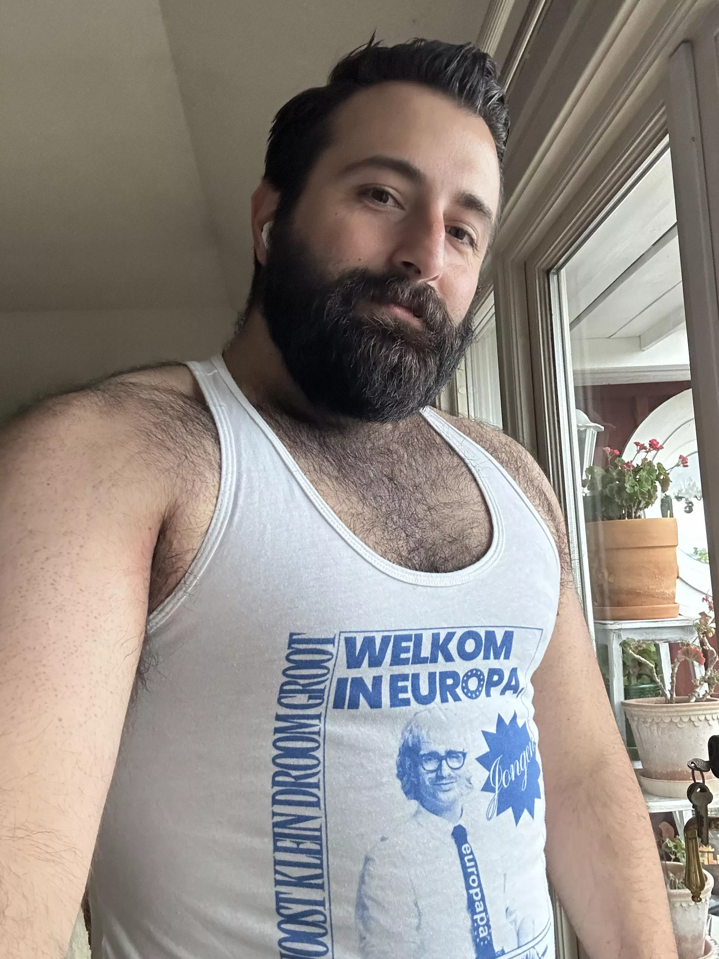 Anyone else going out this weekend?❤️ hope everyone is having fun! 🇸🇪 posted by dhorinfireheart