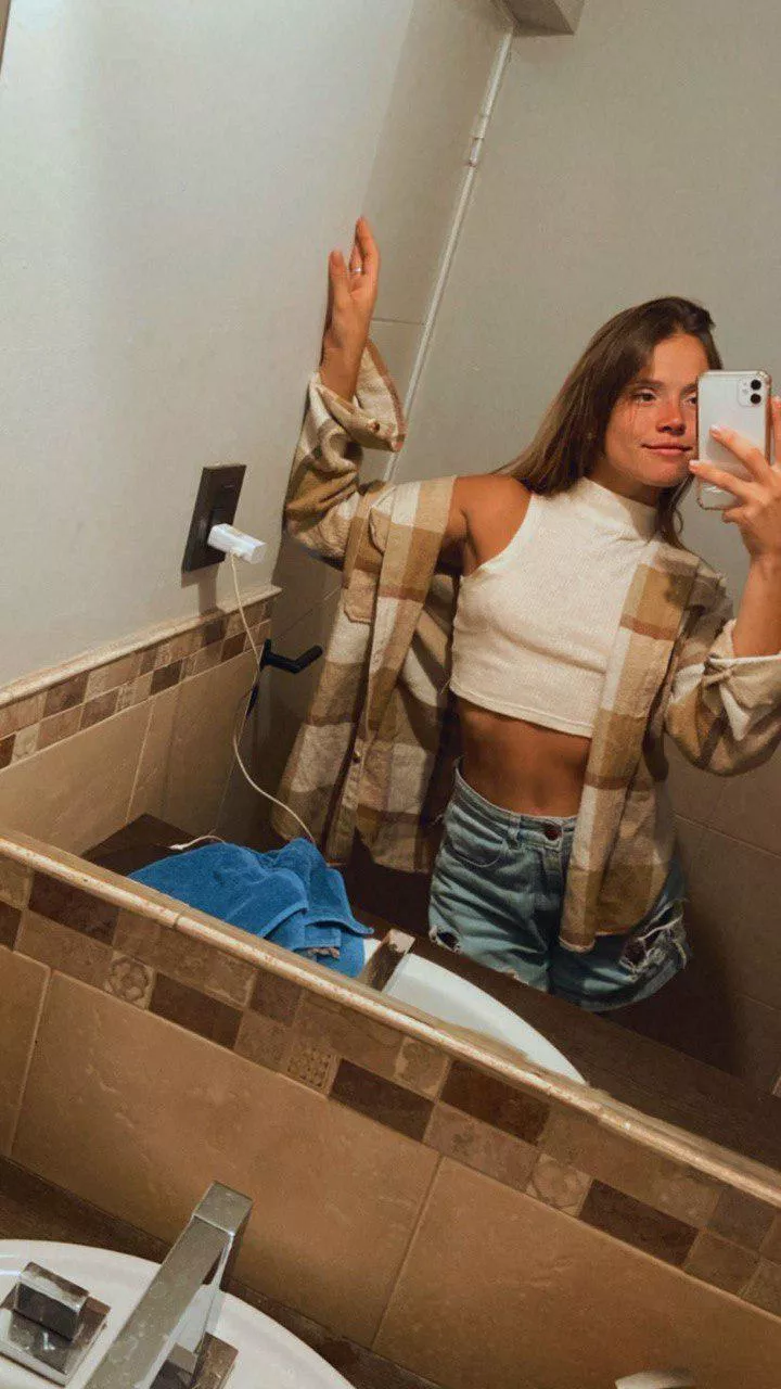 Classy and sexy
 posted by Idkz