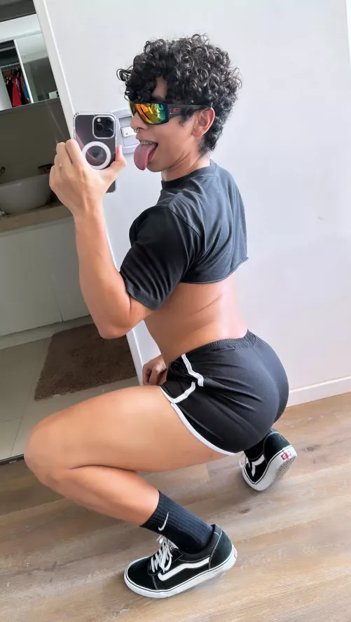 Do you like sporty fems with fat asses? by Blackbabyqueeen