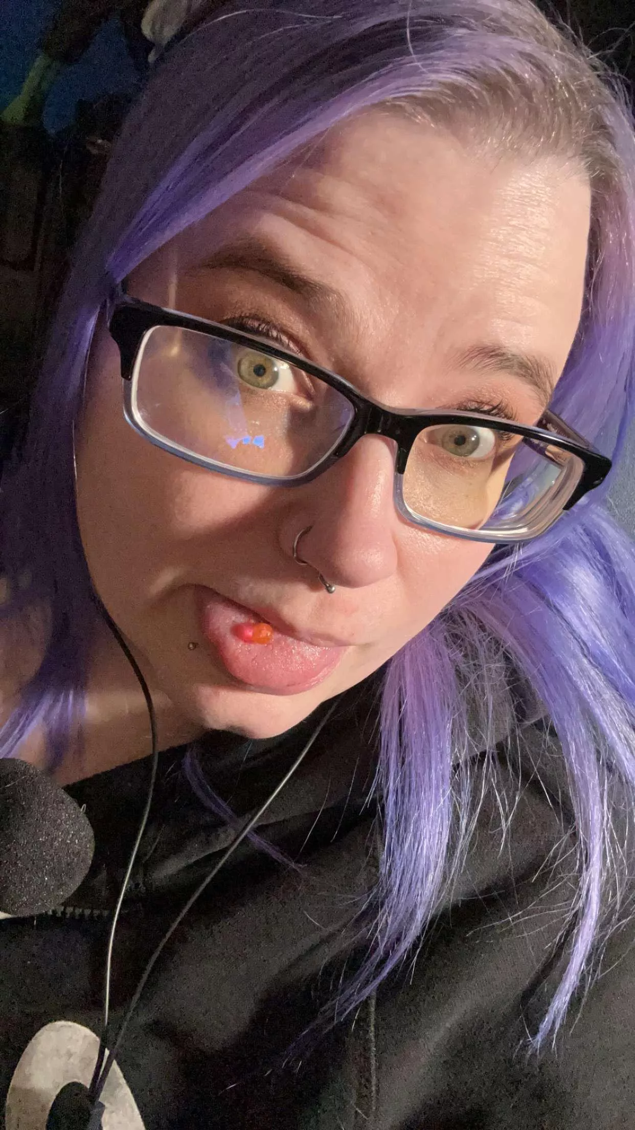 Feeling cute while gaming posted by Adenahx