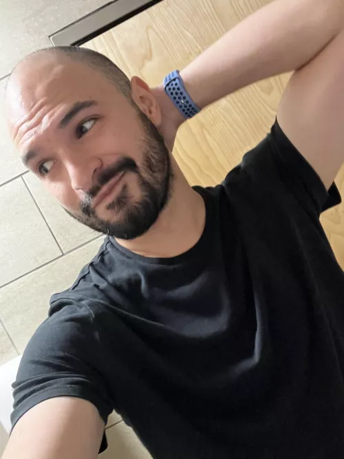 First time posting. How do you all have confidence in your pics?  by BumblebeeMotor6236