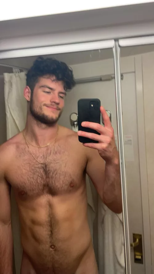 Fuzzy 🙂‍↕️ by Nicolaj_w