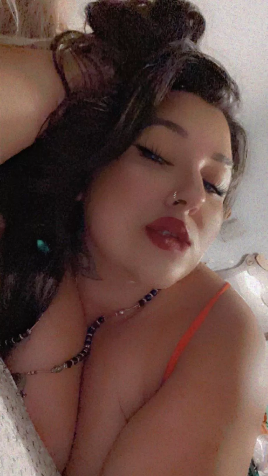 Hola papi😏 posted by Mami_valentino